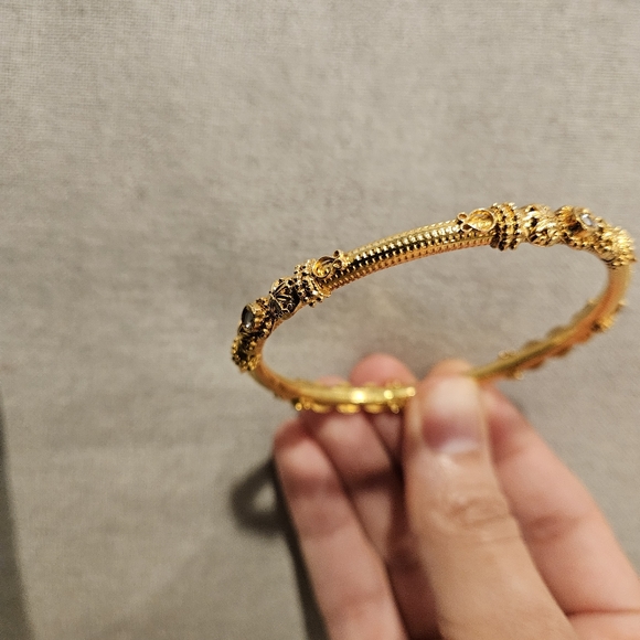22 k gold bangle - Picture 3 of 7